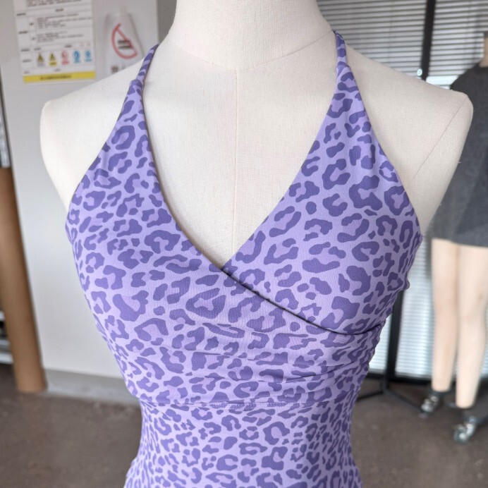 New in stock! Nylon printed purple leopard print yoga vest, sports vest, sexy and elegant, double-layer, sweet and cool, high elasticity, V-neck New in stock! Nylon printed purple leopard print yoga vest, sports vest, sexy and elegant, double-layer, sweet and cool, high elasticity, V-neck