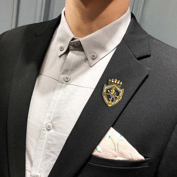 Retro men's classic shiny brooch
