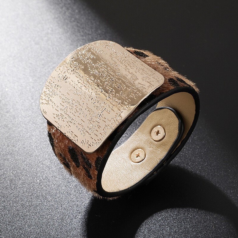 European and American trendy accessories, exaggerated and unique metal bracelet, PU faux leather horsehair wristband, fashionable and versatile wide bracelet European and American trendy accessories, exaggerated and unique metal bracelet, PU faux leather horsehair wristband, fashionable and versatile wide bracelet