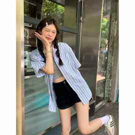 日系清新蓝条纹短袖衬衫女2026夏季韩版慵懒宽松显瘦翻领开衫上衣