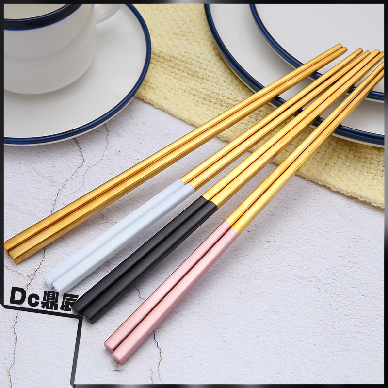 Todos los palillos 304 palillos de acero inoxidable hogar Hotel hueco anti-escaldado palillos portugueses titanio palillos coreanos al por mayor