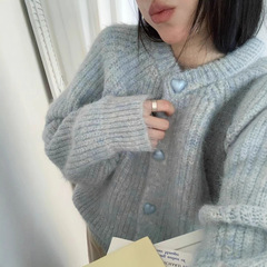 十三行韩版减龄显瘦圆领针织开衫女秋季爱心扣软糯毛衣外套上衣