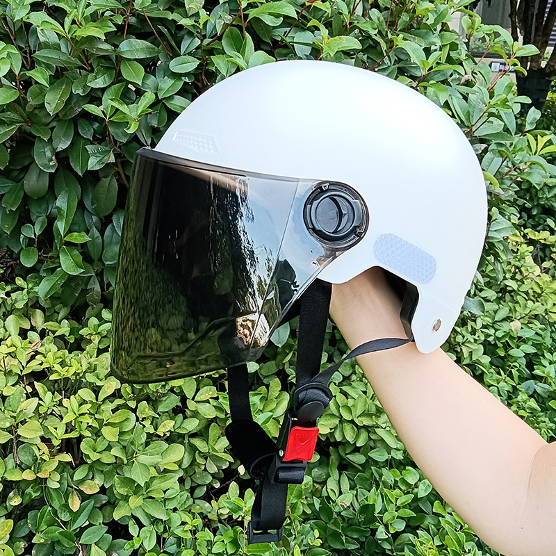 Saviron New National Standard 3C Certified Electric Scooter Helmet for Women in Autumn and Winter, Summer Sun Protection Safety Helmet for Men
