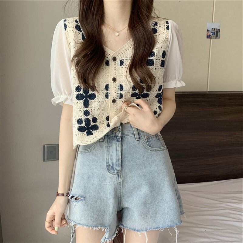 Summer vintage short-sleeve T-shirt for women with chiffon patchwork, puff sleeves, crochet hollow-out knit cardigan, V-neck French-style top, trendy Summer vintage short-sleeve T-shirt for women with chiffon patchwork, puff sleeves, crochet hollow-out knit cardigan, V-neck French-style top, trendy
