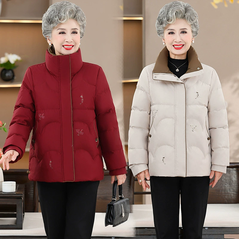 Пожилые пуховики бабушки зимние пальто 60 лет пожилая женщина