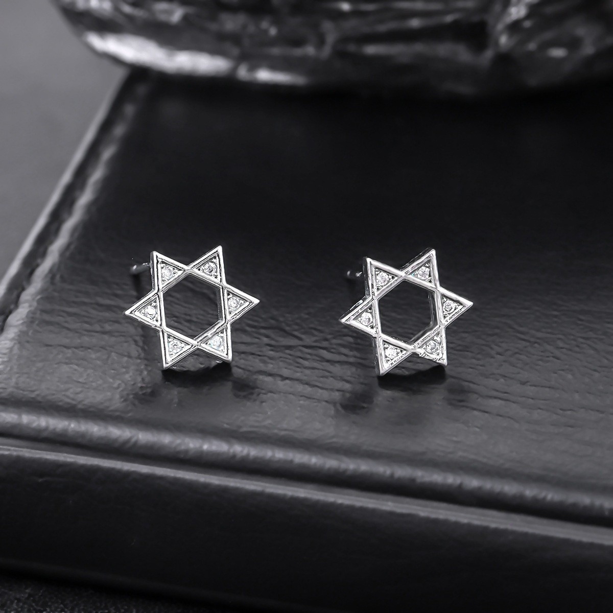 Cross-border Hollow Hexagram Earrings Men, Trendy, Light Luxury, High-end Feel, Simple And Unique Fashion Accessories_voghion.com
