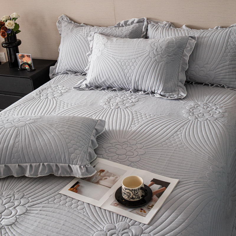 Tapa de cama de encaje de hoja de loto de color sólido de tres piezas, sábanas acolchadas acolchadas gruesas y aptas para la piel, las ventas directas de fábrica se pueden enviar en nombre de una pieza