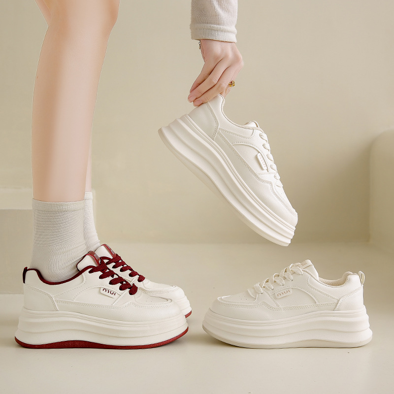 2025 primavera nuevo ins coreano transpirable zapatos blancos para estudiantes de suela gruesa zapatos deportivos casuales de skate HB803