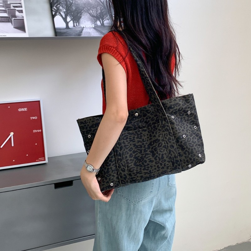 2025新款豹纹包时髦个性小众设计单肩包女复古大容量通勤托特包女|undefined