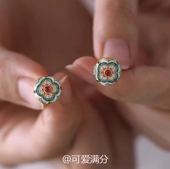 花朵滴釉设计感耳钉百搭女士轻奢设计个性耳环高级感色彩小巧耳饰|undefined