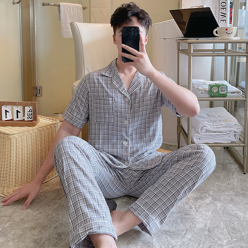 짙은 회색