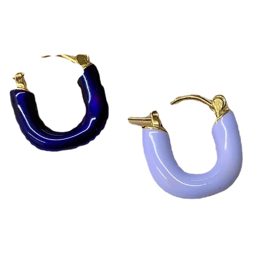 Nuestros diez años de blanco Baihe mismo estilo pendientes asimétricos desgaste lirio blanco pendientes de alto grado para las mujeres Otoño e Invierno