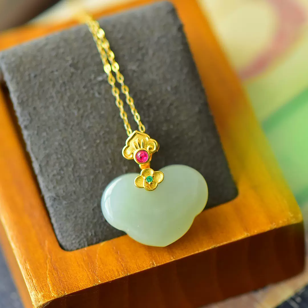 福贝钻珠宝【925银镶嵌天然和田玉且末蓝吊坠】整体尺寸约20*22mm