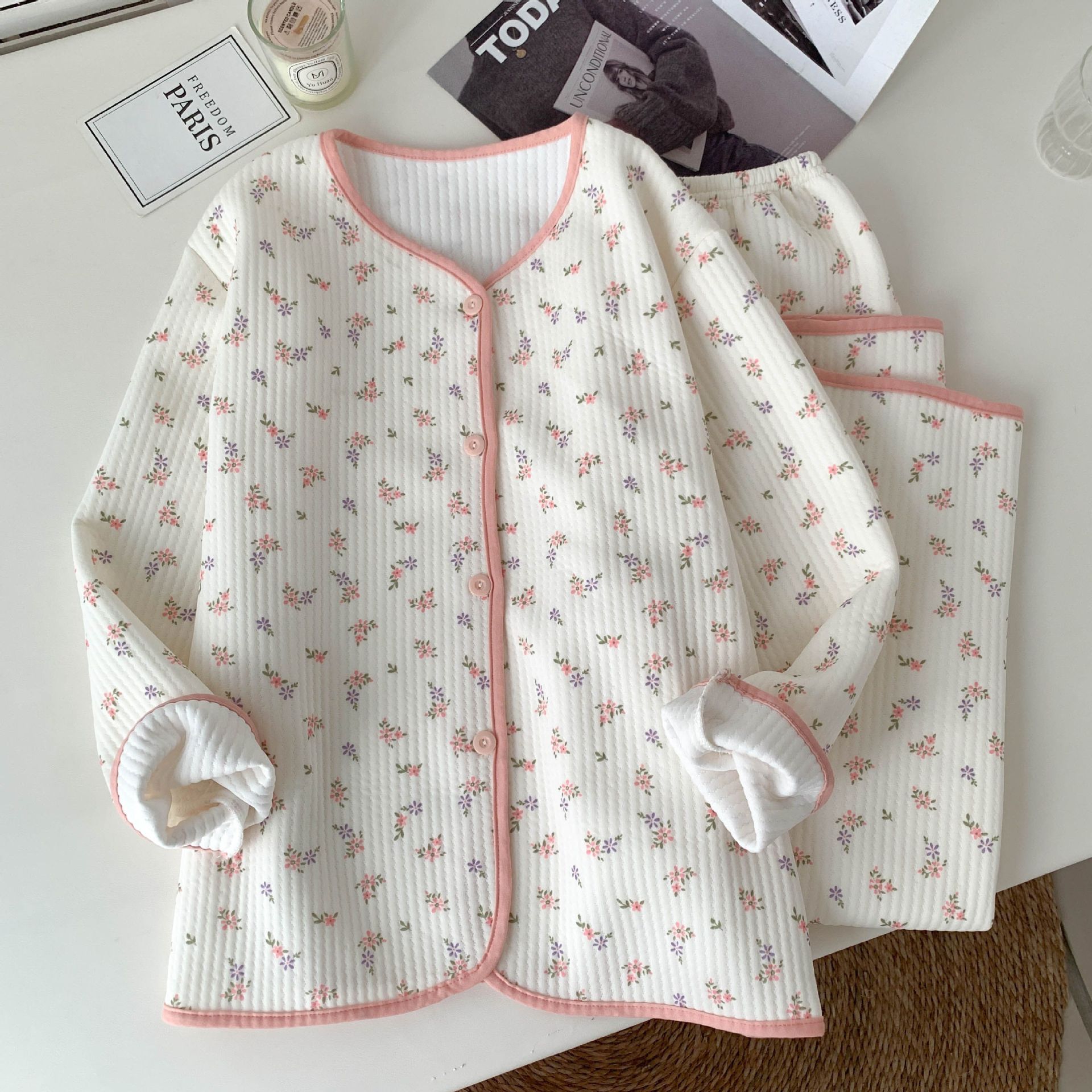 Pijamas al por mayor transfronterizos de invierno de aire de algodón jacquard lindos dibujos animados de alta calidad dulce conjunto de ropa para el hogar