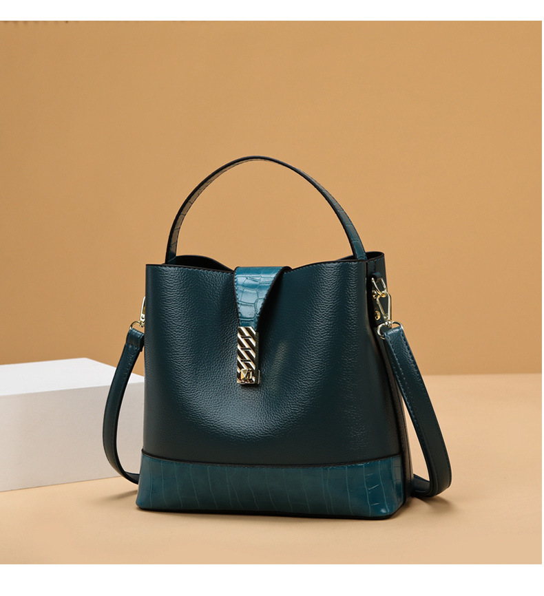 656g Weight Polyester Lining Material Lock clasp Closure Type Single Shoulder Strap Strap Type Crossbody Bag Bags Type Daily Occasion Pu Leather Material Solid Color Pattern All Seasons Season Women'S Gender Fashion Style Bucket Shape Medium Size Women's Medium Pu Leather Solid Color Fashion Bucket Lock Clasp Crossbody Bag 28
