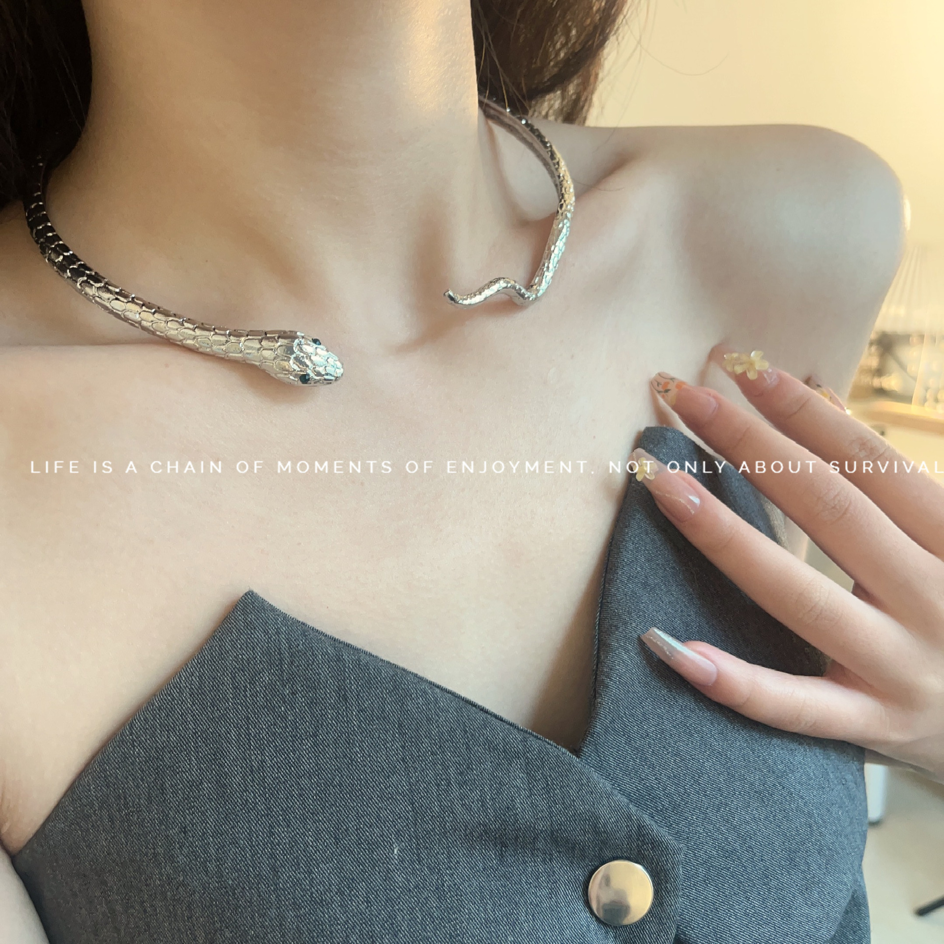 個性金屬蛇形明星同款蛇圈項鍊街頭潮流男女嘻哈頸圈開合項圈頸環