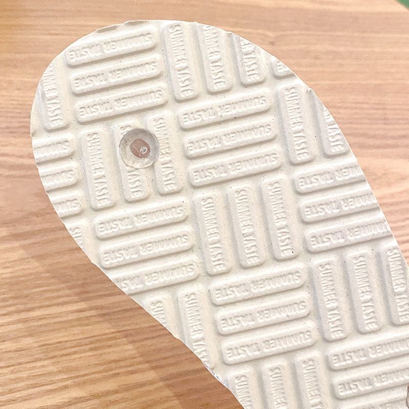 Zapatillas de flip flop para mujeres de moda brillante y fresca nueva moda para viajar en verano a la playa para usar zapatillas