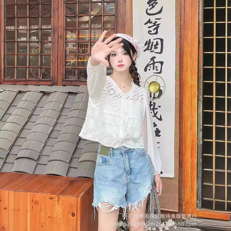 New cotton yarn stitching V-neck chiffon shirt long sleeve lace shirt women's ethnic style knitted sweet bubble sleeve top