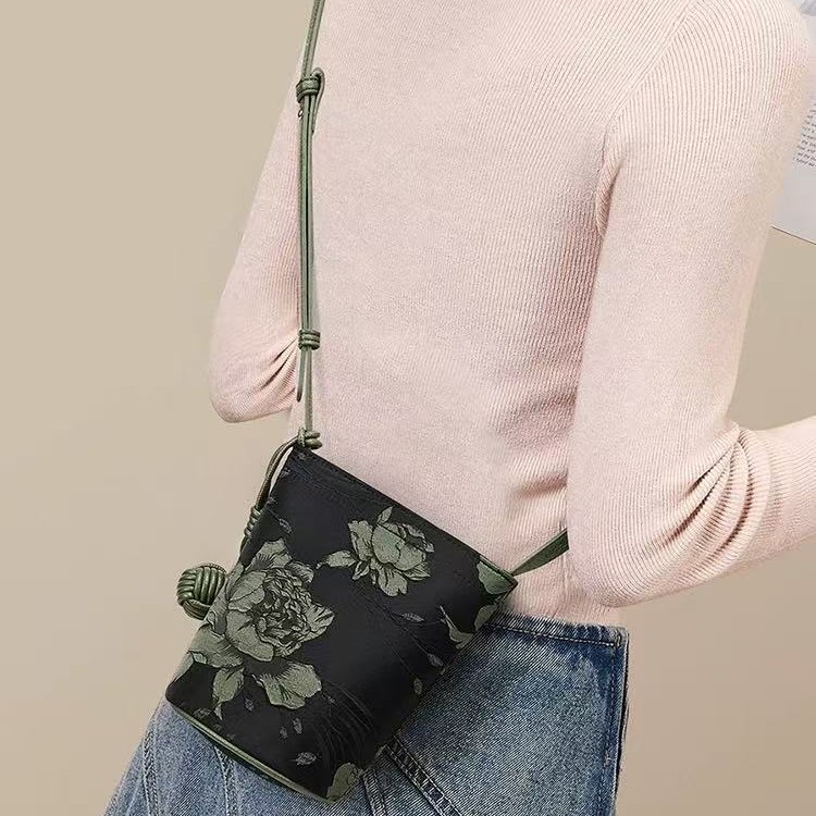 2026 Spring/Summer New Retro Trendy New Chinese Style Casual Versatile Single Shoulder Crossbody Bag Commuter Bucket Bag Phone Bag - Thumbnail 4