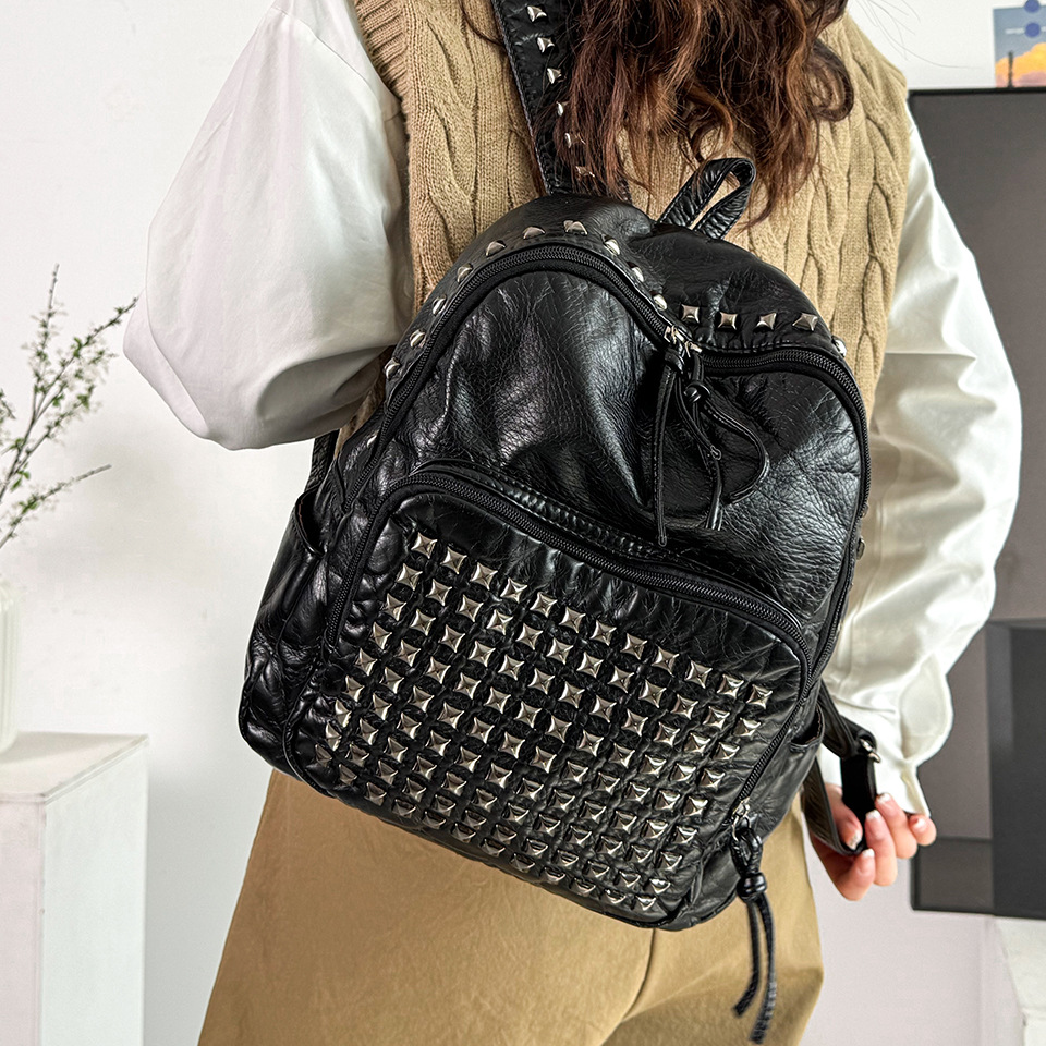 Fashionable and Versatile Women's Backpack 2026 New Korean Style Commuter Casual Large Capacity Women's Backpack Travel Bag