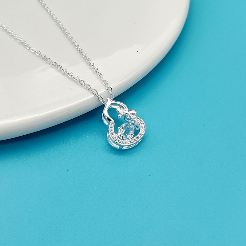 Collar de plata móvil de pulsación de lujo ligero nicho diseño de cadena de clavícula madre regalo de cumpleaños al por mayor