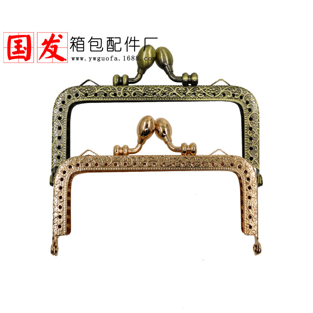 Las orejas superiores 8.5CM 10.5CM piezas de carro en relieve cuadrado cabeza de brotes de oro 5CM pies largos