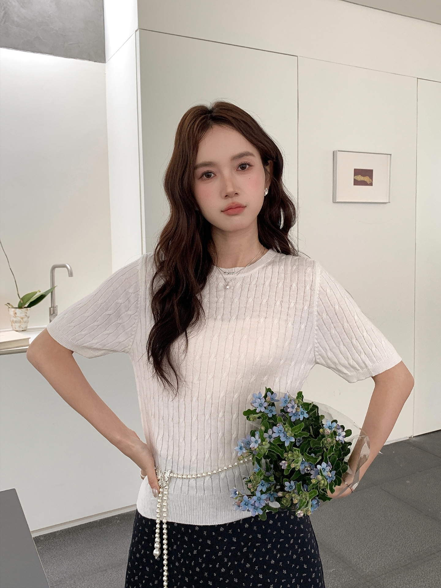 26ye008 white short sleeves