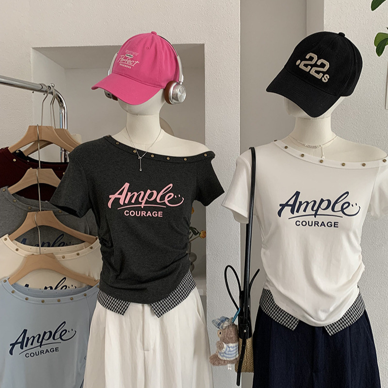 Omalai Rivet-Embellished Asymmetrical Neckline Off-Shoulder Letter Print Slim-Fit Short-Sleeve T-Shirt for Women, Spring/Summer, Actual Photos 6809 Omalai Rivet-Embellished Asymmetrical Neckline Off-Shoulder Letter Print Slim-Fit Short-Sleeve T-Shirt for Women, Spring/Summer, Actual Photos 6809