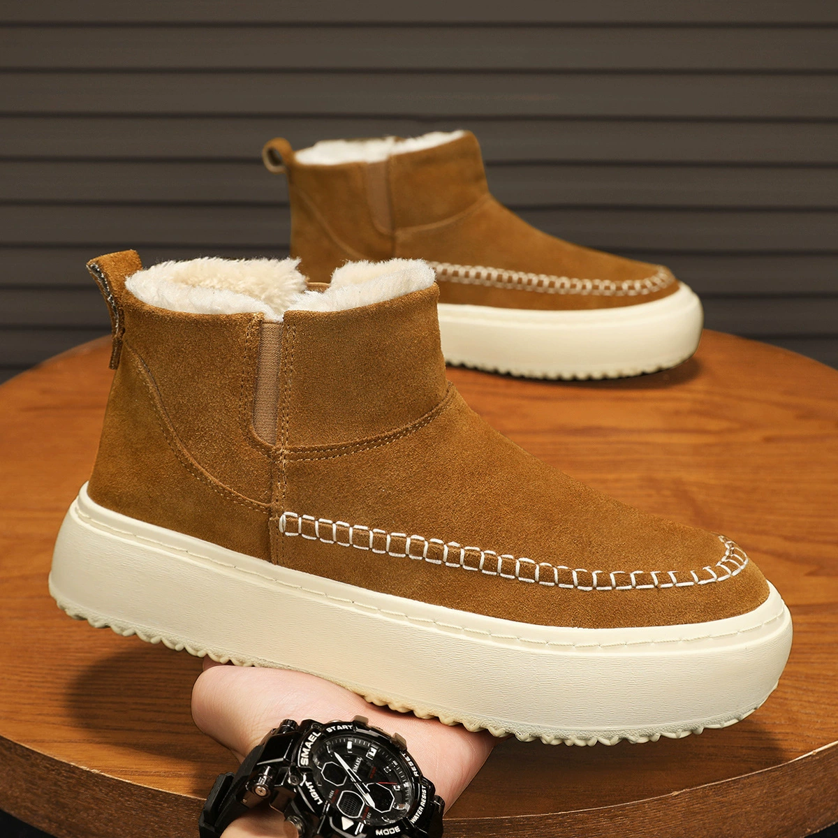 Мужская обувь 2025 зимняя новая мужская толстая подошва плюс бархатные хлопчатобумажные сапоги подросток один педаль теплая короткая хлопчатобумажная обувь