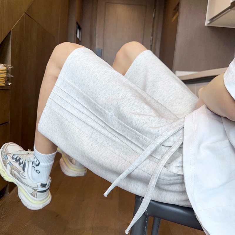 Pantalones cortos deportivos de talla grande para hombre, pantalones de cinco puntos con diseño plisado de la marca de moda estadounidense de verano, pantalones casuales guapos de la calle alta