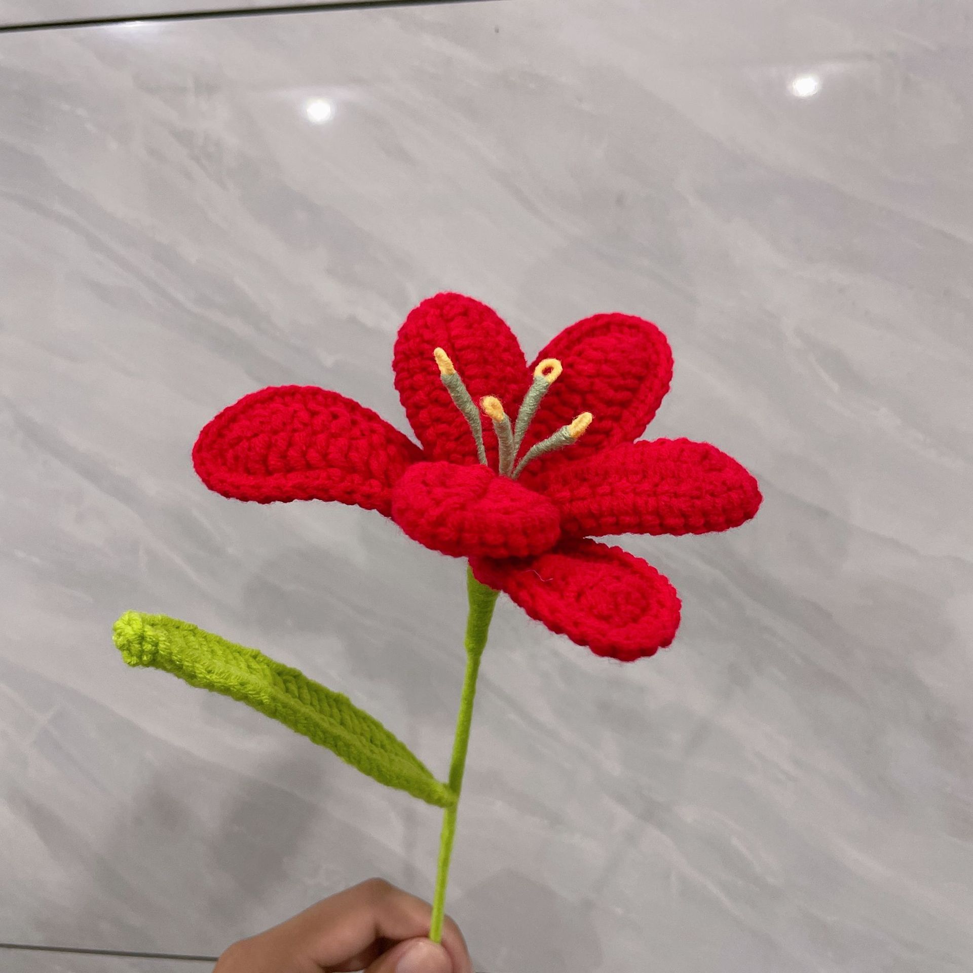 Lily tejido a mano acabado rosa Lily Tulip flor artificial lana ramo regalo