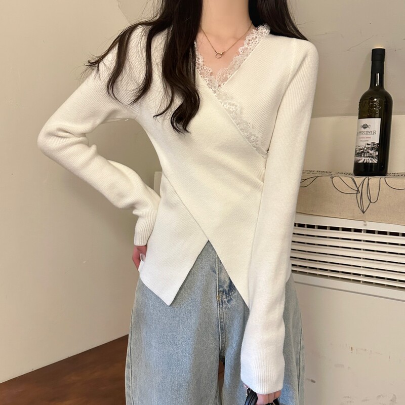 今年流行漂亮交叉针织打底衫女秋冬新款上衣蕾丝拼接v领内搭毛衣|undefined