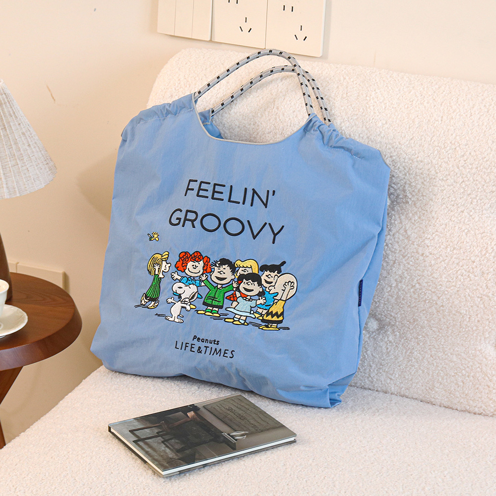 厳選ネット赤同項日系ボールチェーン刺繍レジ袋女性ファッション小衆大容量シングルバッグ潮