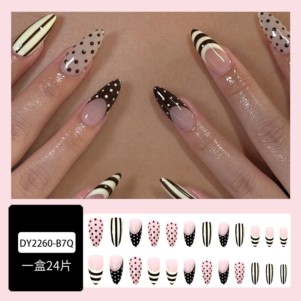 Uñas de uñas largas portátiles Parche de uñas postizas desmontables Sensación de alto nivel Venta al por mayor de uñas portátiles de venta caliente transfronterizas