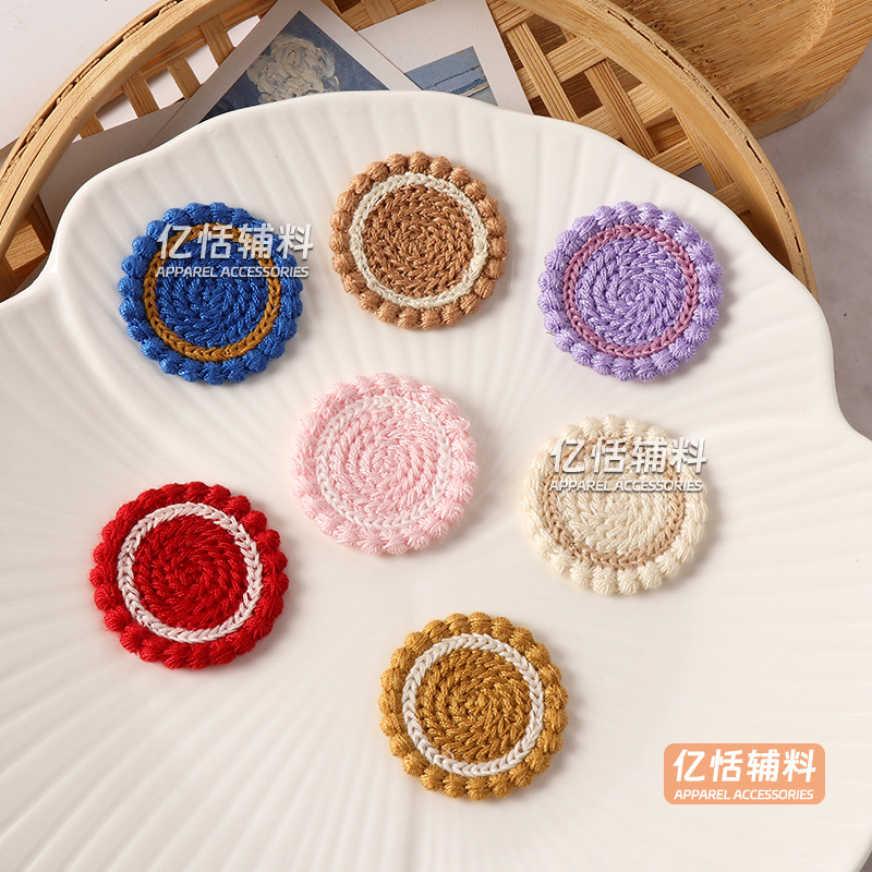 现货热卖毛线编制半成品装饰加厚布贴 衣帽辅料DIY彩色圆饼干徽章