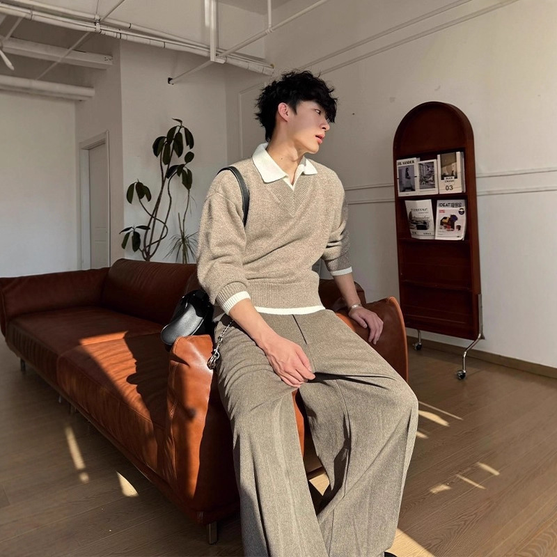Old Money Style Fake Two-Piece V-Neck Knitwear Top for Men in Autumn and Winter with Lazy Style and Relaxed Pullover Knitwear