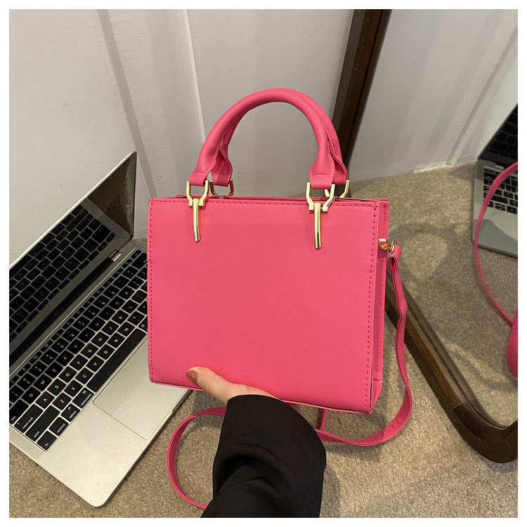 Alta textura moda simple hilo de coser bolsa personalizada bolso de las mujeres 2023 invierno nuevo todo-fósforo crossbody bolso de hombro