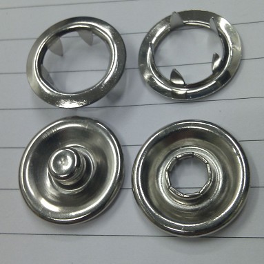 服装辅料 金属纽扣 9.5mm空心五爪扣(50套一包的价格）