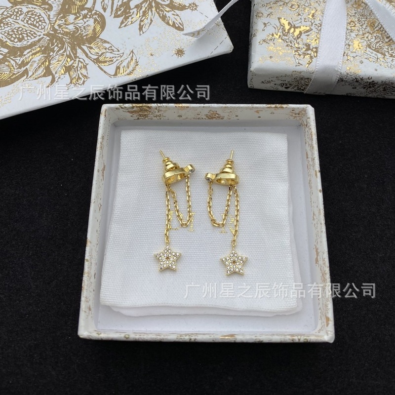Dijia D ファミリー版レター CD フルダイヤモンドタッセルスタースタッドピアス女性豚鼻チェーンピアス工場バッチ|undefined