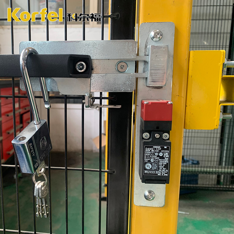 安全门车间断路器插销互锁开关锁工业设备机器围栏欧姆龙联动开关