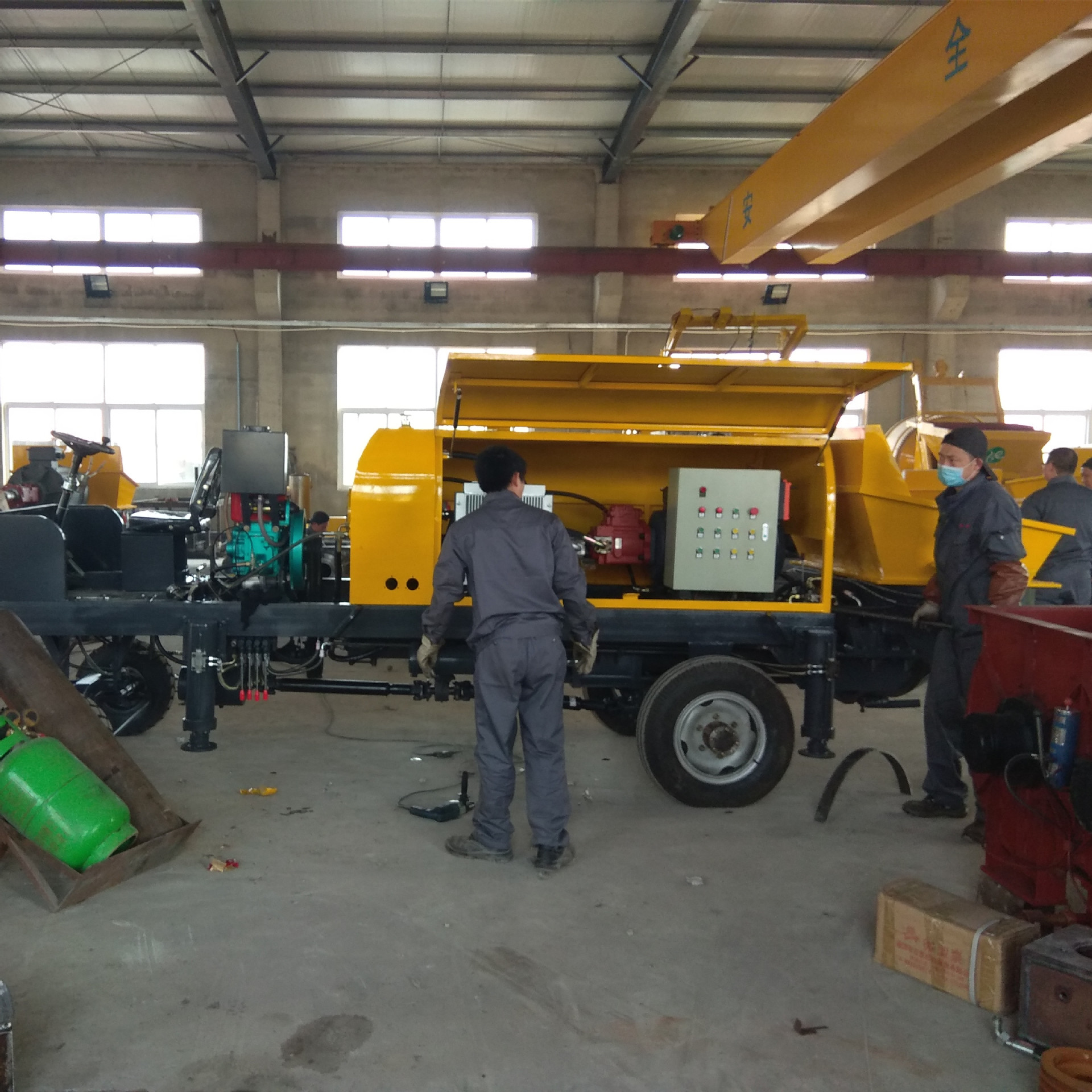 拖泵，小型拖泵，打地基用混凝土拖泵，自行走式拖泵 转场方便