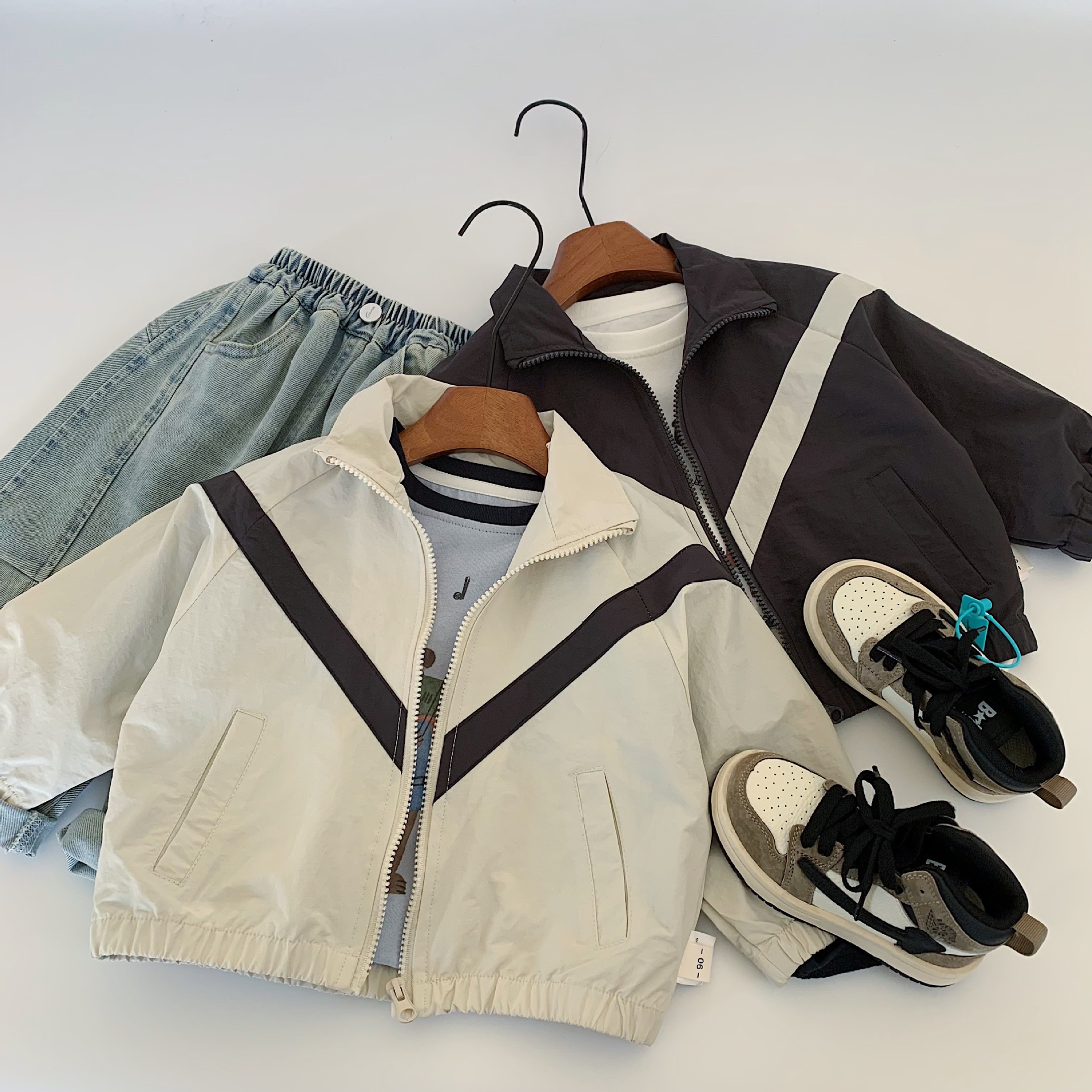 Mai Bao chaqueta infantil de otoño 2025 nuevos productos de estilo simple color con cremallera cardigan para hombres y mujeres chaquetas de estilo exterior