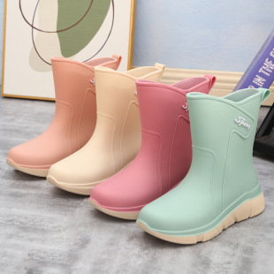 Casual fashion all-match short rain boots Women's plastic non-slip outdoor fishing warm cotton rain boots kitchen water shoes