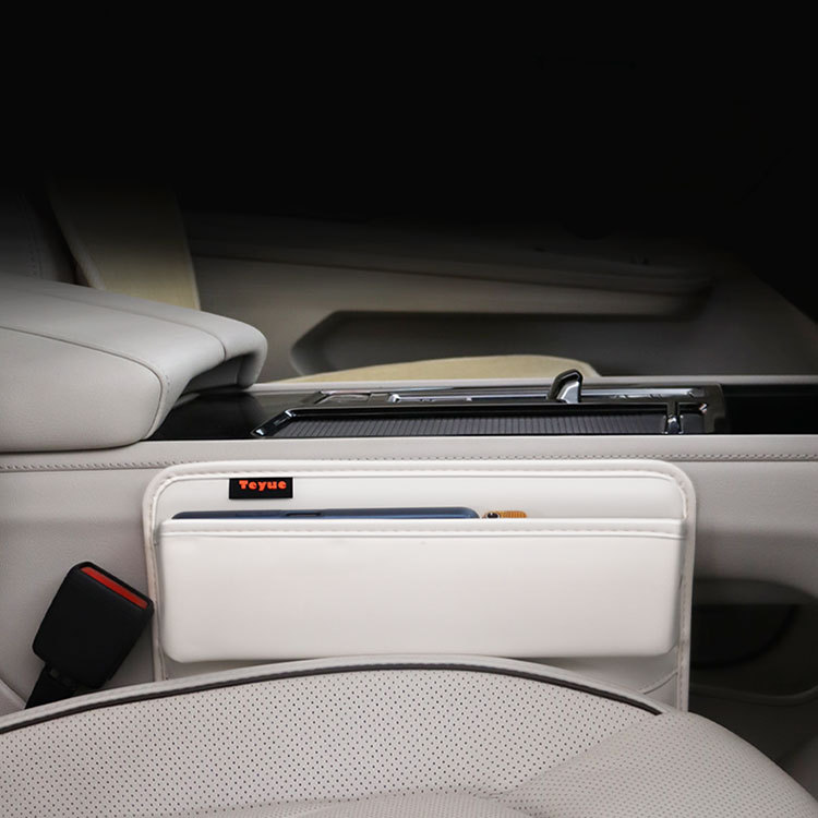 Accessori per la modifica del vano portaoggetti nello spazio tra i sedili della Lincoln Navigator MKZ Aviator_voghion.com