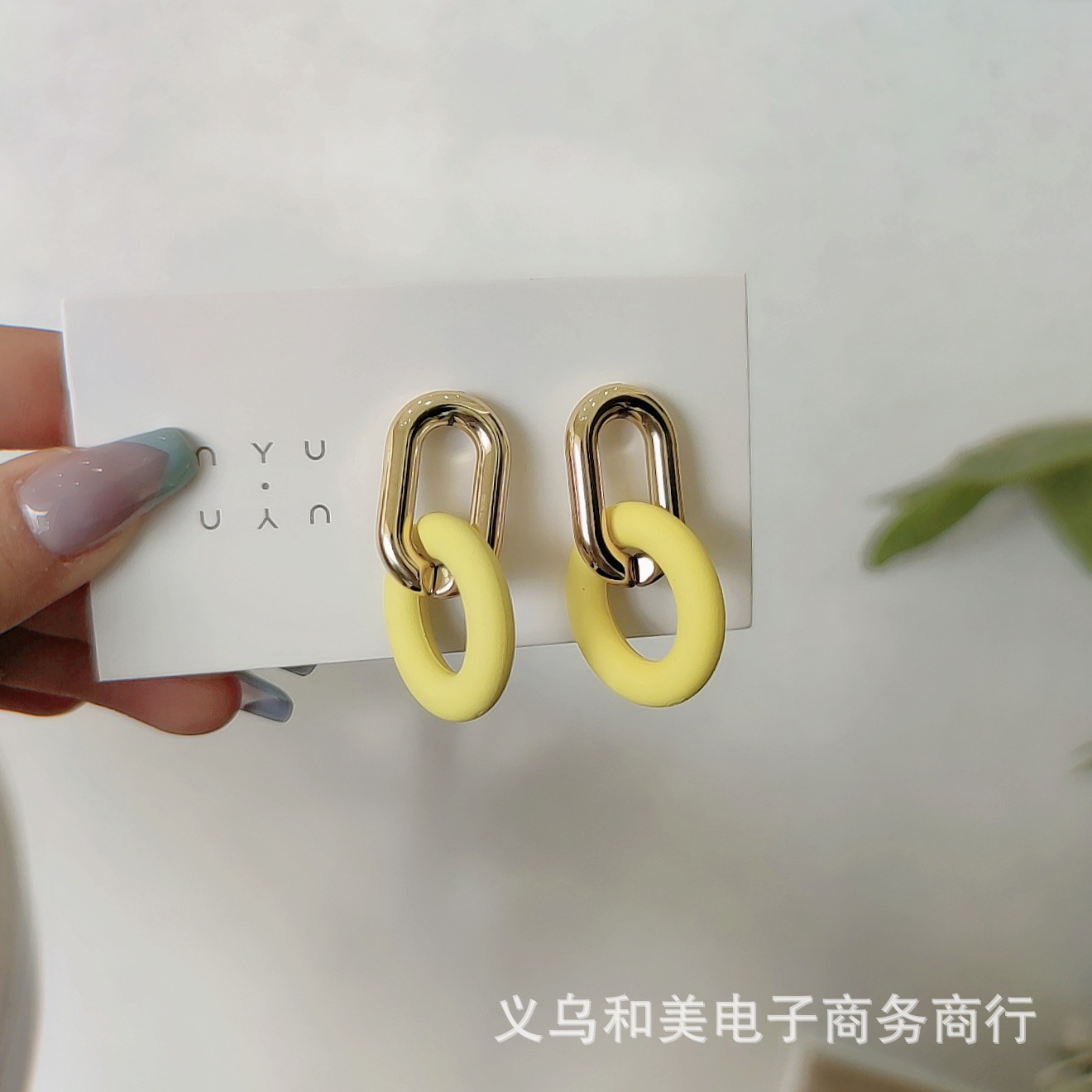 Spring and Summer new 2021 fresh candy color hollow round acrylic chain earrings niche sweet earrings