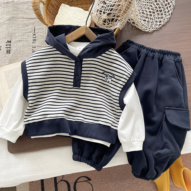 Boys' Spring and Autumn Set 2025 New Style Stylish Striped Sweatshirt and Sweatpants Three-Piece Baby Clothes