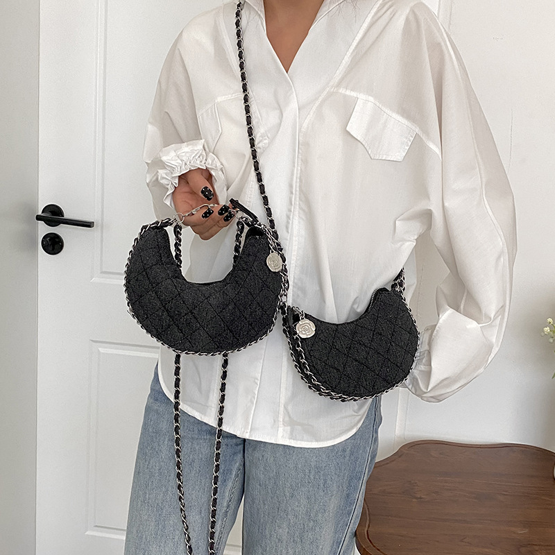 High-end denim diamond chain small bag 2023 new crescent bag niche dumpling bag single shoulder crossbody bag for women_voghion.com