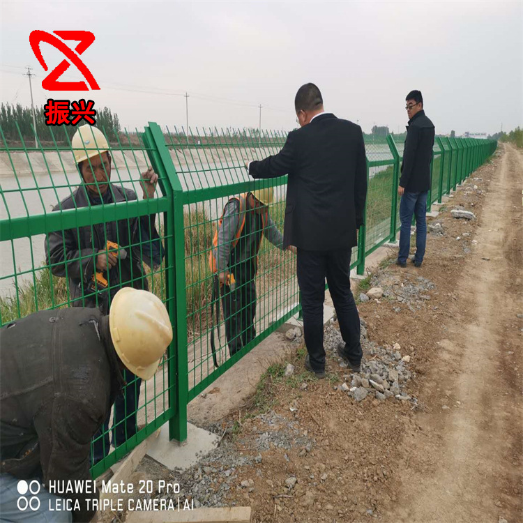 厂家直供生态区树林护栏网 水源地保护区围栏网 农场框架铁丝网