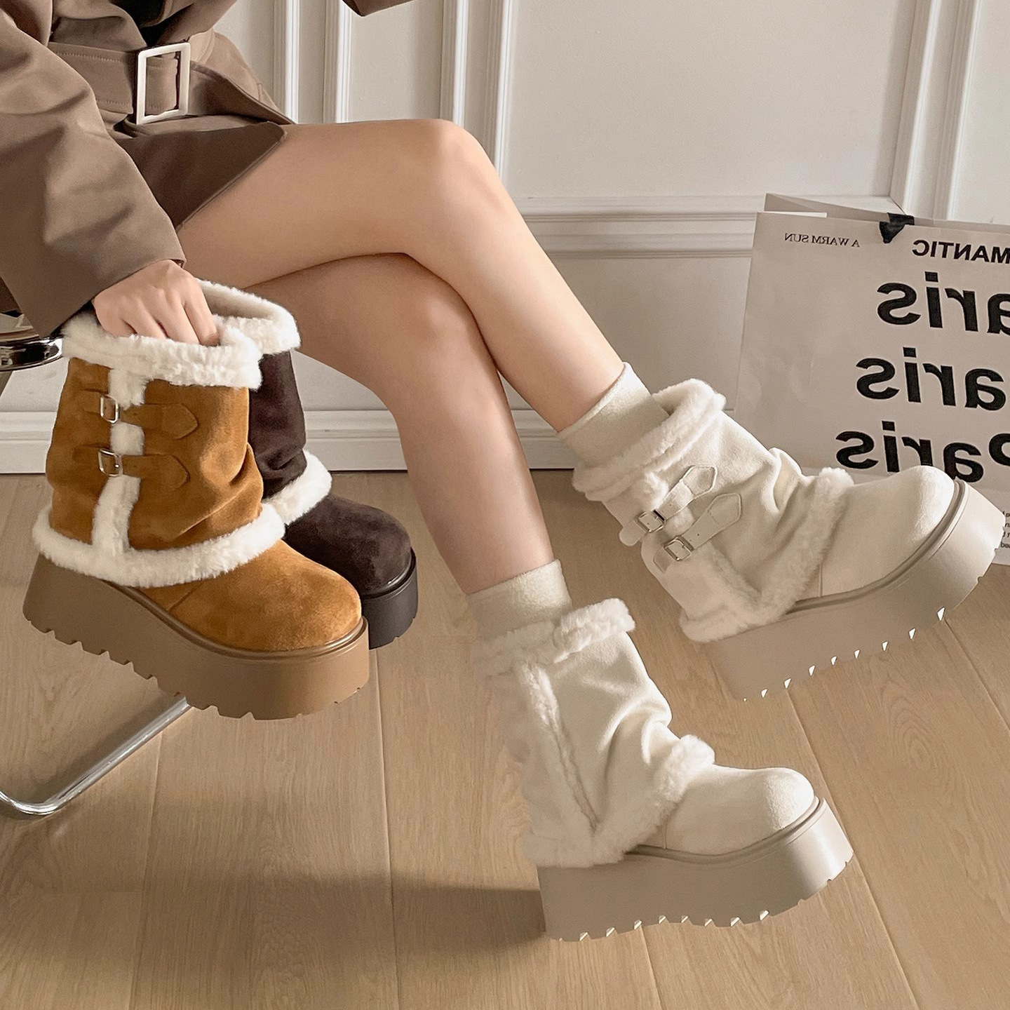 Blanco retro fondo grueso más vello grueso botas de nieve para mujeres 2025 nuevo calentamiento de invierno calzado de algodón de lana noreste