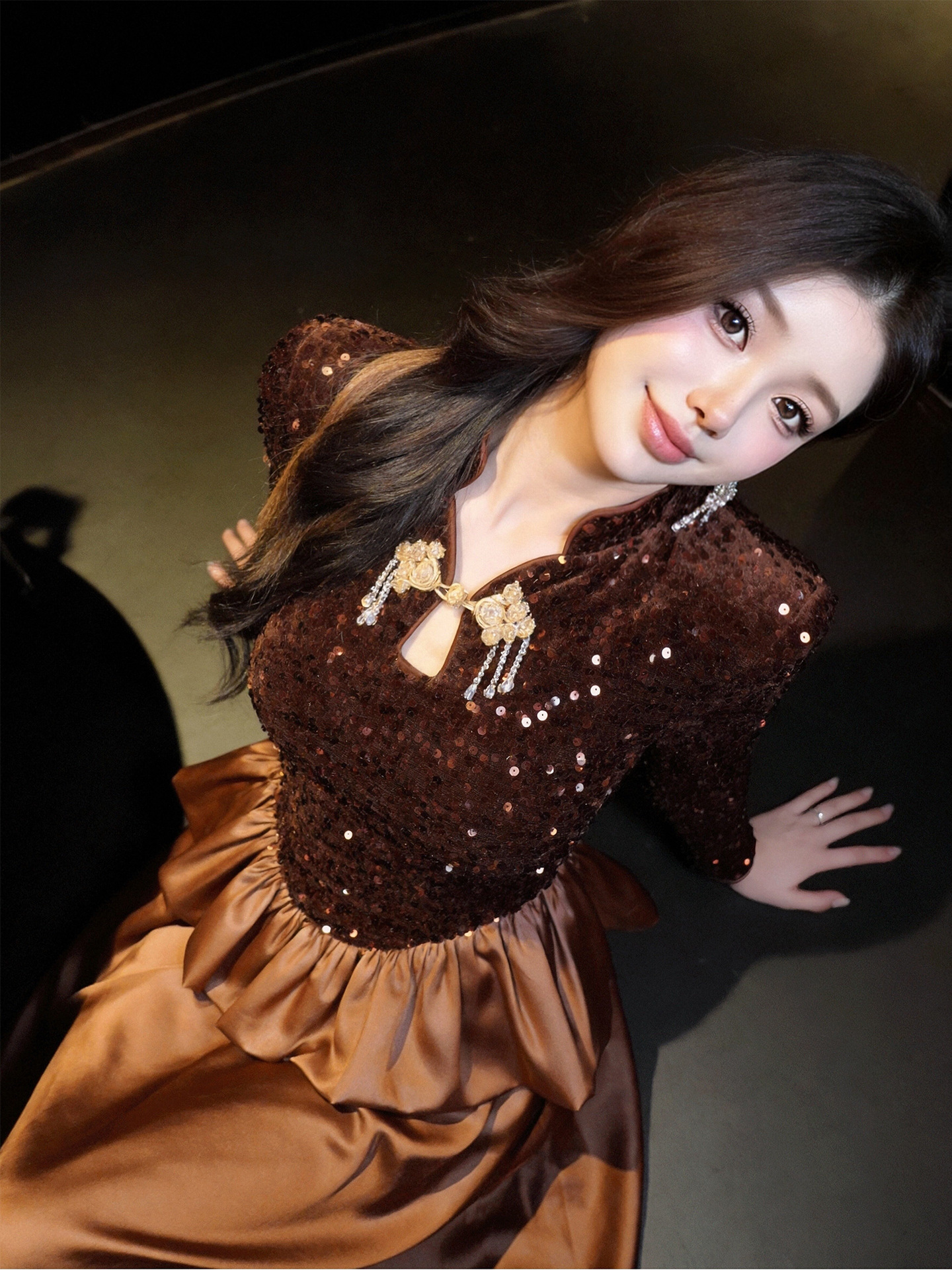 Đầm maxi nữ thắt eo phong cách Trung Hoa thiết kế sequin lấp lánh — Cà phê nâu